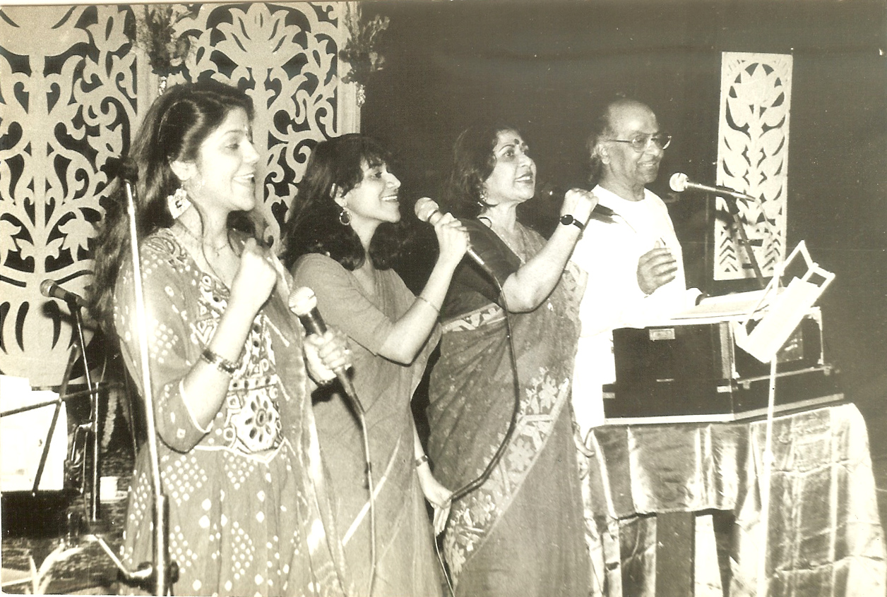 Salil, Sabita, Antara & Sanchari performing on stage in Kolkata